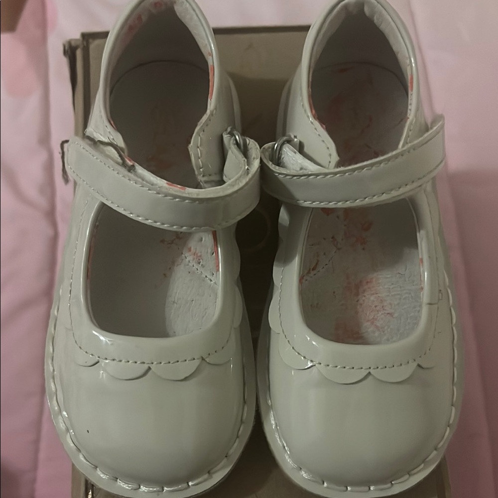 L'Amour White Dress Shoes with Scalloped Detailing